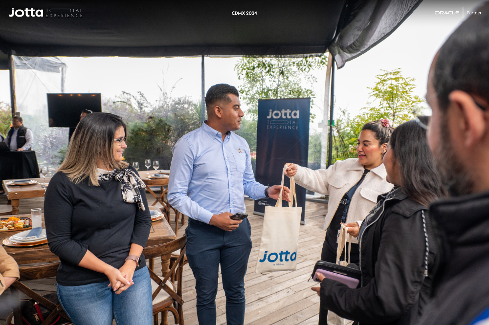 Con el objetivo de seguir impulsando la innovación en el mercado, Jotta, una marca del Grupo JBQ.Global, lanzó el Jotta Total Experience en la Ciudad de México en el mes de septiembre, reuniendo a líderes del mercado para descubrir el poder de Oracle Cloud CX para la transformación de grandes negocios.